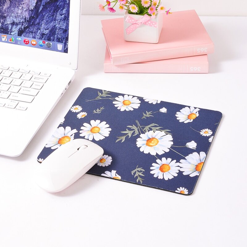 

Daisy Print Mouse Pad, Multicolor