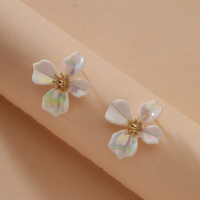 

Flower Stud Earrings, White