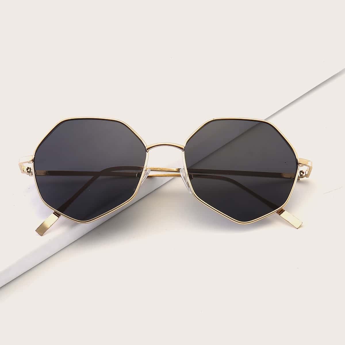 

Metal Frame Sunglasses, Black