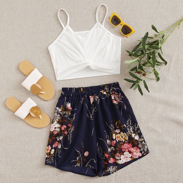 

Twist Front Crop Cami Top & Floral Shorts, Multicolor