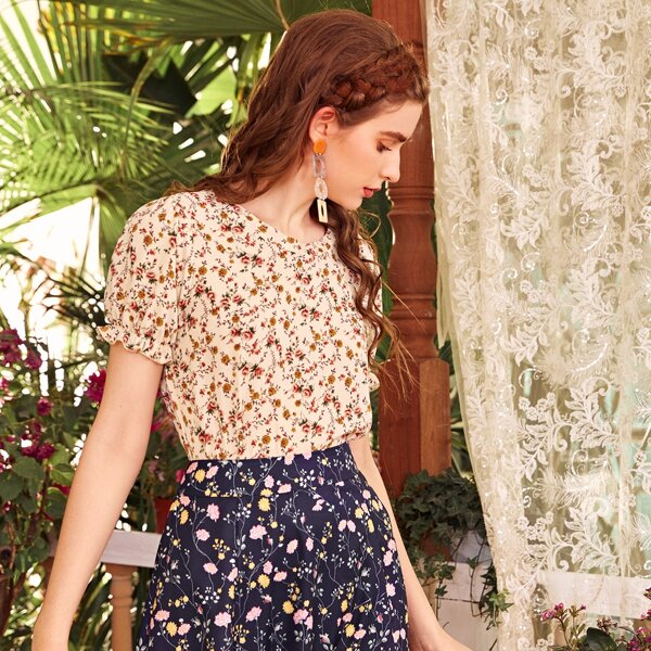 

Ditsy Floral Flounce Sleeve Blouse, Multicolor