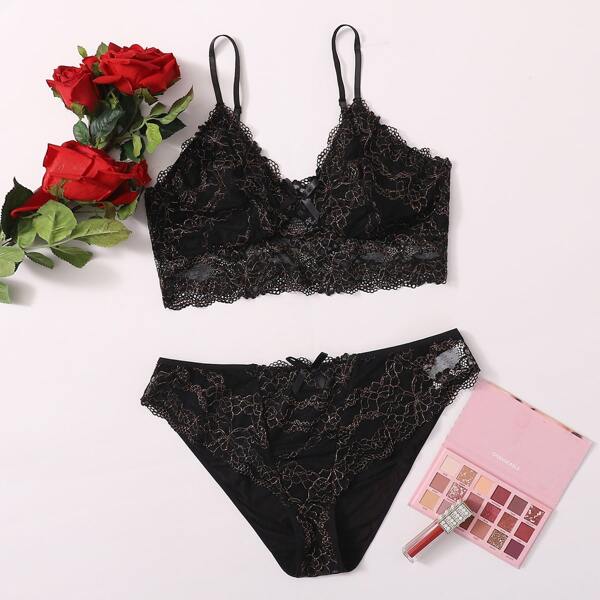 

Plus Floral Lace Lingerie Set, Black