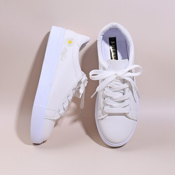

Lace-up Front Daisy Floral Embroidery Sneakers, White