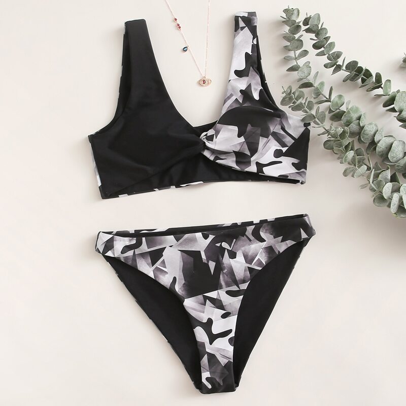 

Graphic Print Twist Bikini Swimsuit, Black