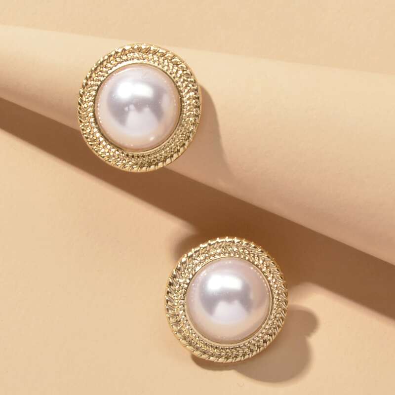 

Faux Pearl Decor Stud Earrings, White