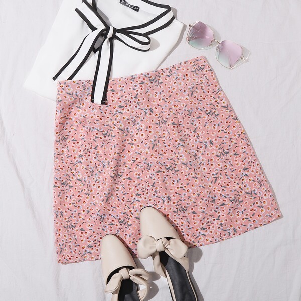 

Zip Back Ditsy Floral Print Skirt, Baby pink