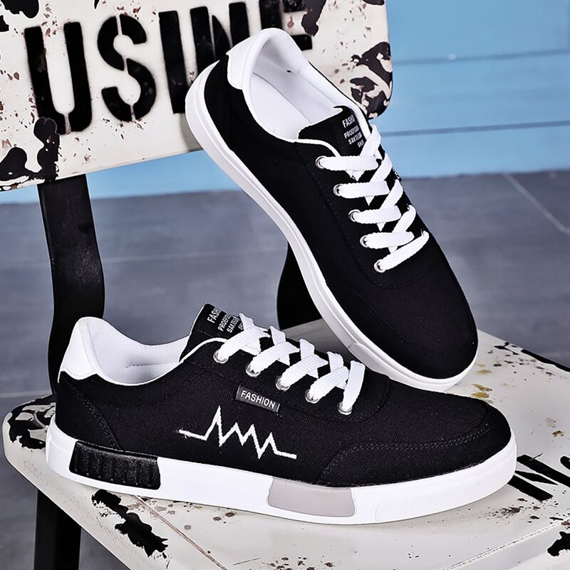 

Guys Lace-up Front Skate Shoes, Black