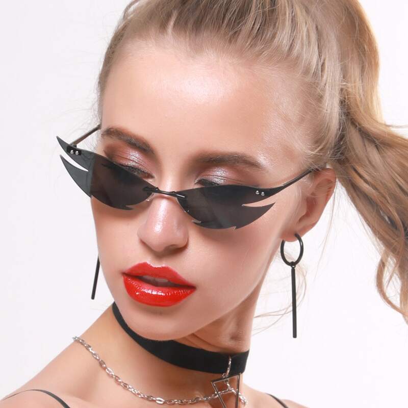

Fire Shaped Frame Sunglasses, Black