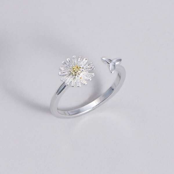 

Daisy & Leaf Decor Cuff Ring, Silver