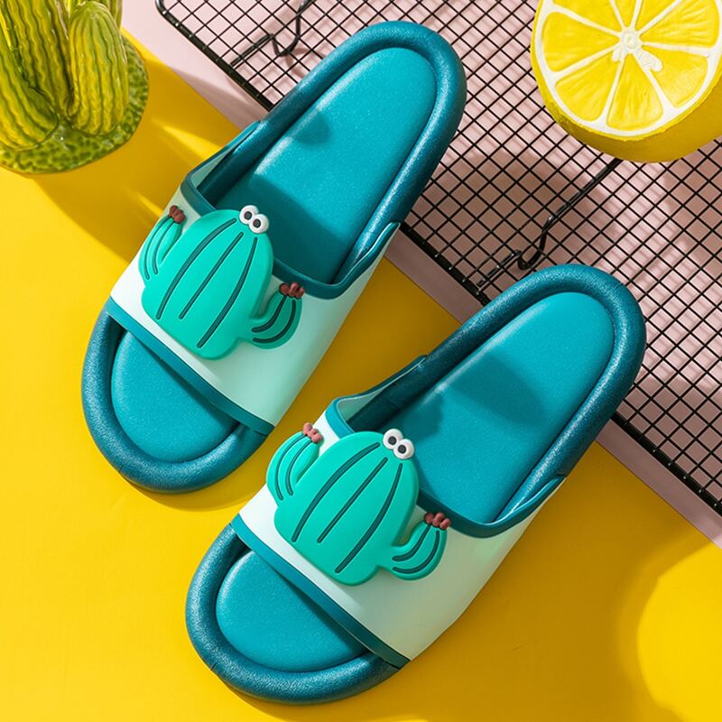

Guys Open Toe Cactus Decor Slippers, Green