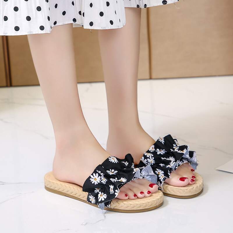 

Daisy Ruffle Flat Sliders, Black