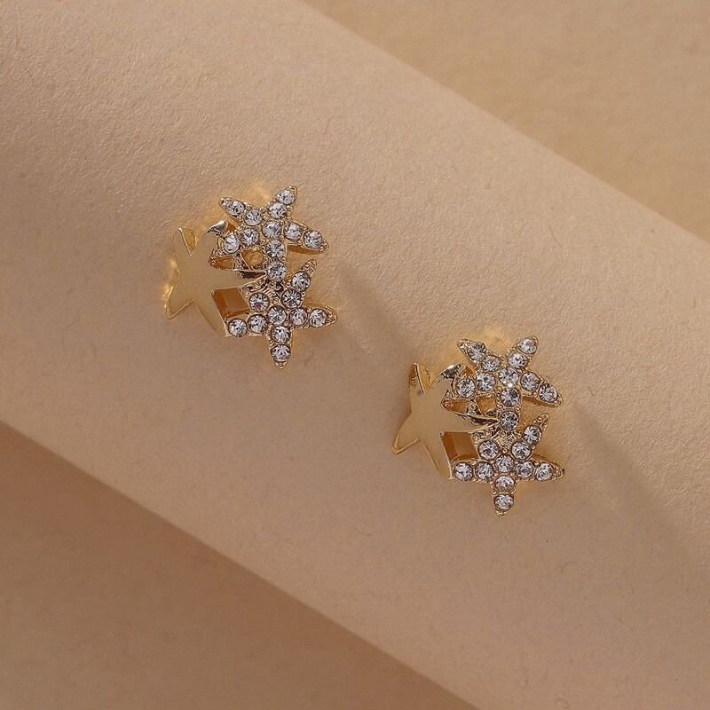 

Rhinestone Engraved Stud Earrings, Gold