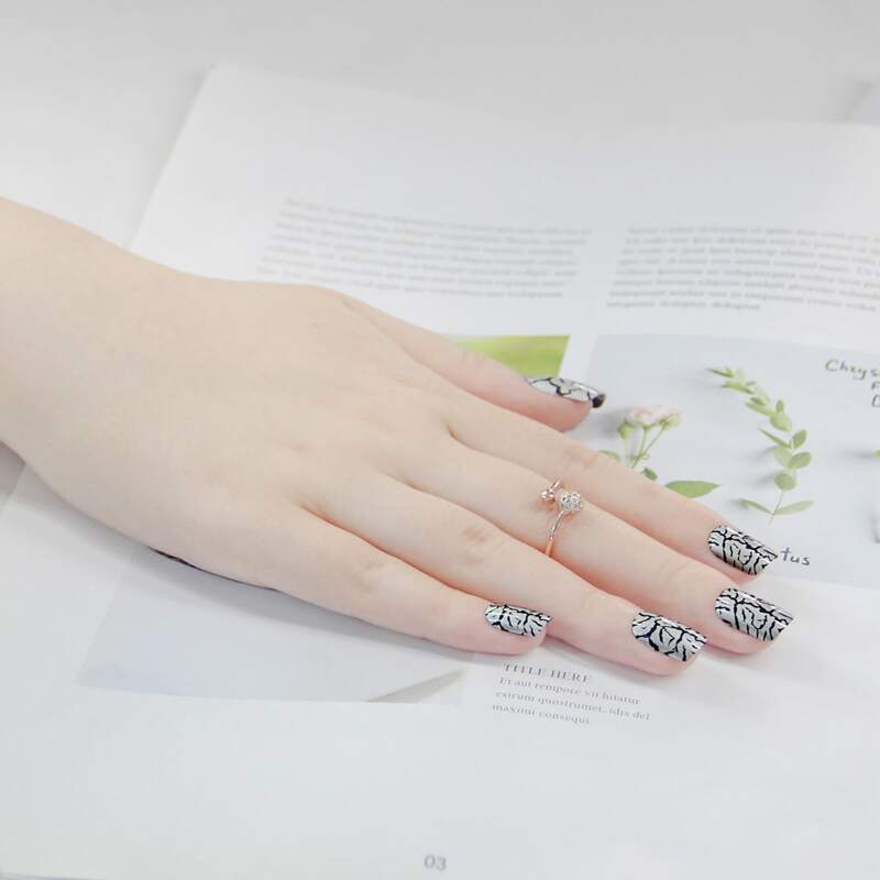 

24pcs Graphic Fake Nail & Double-sided Tape & Nail File, Multicolor