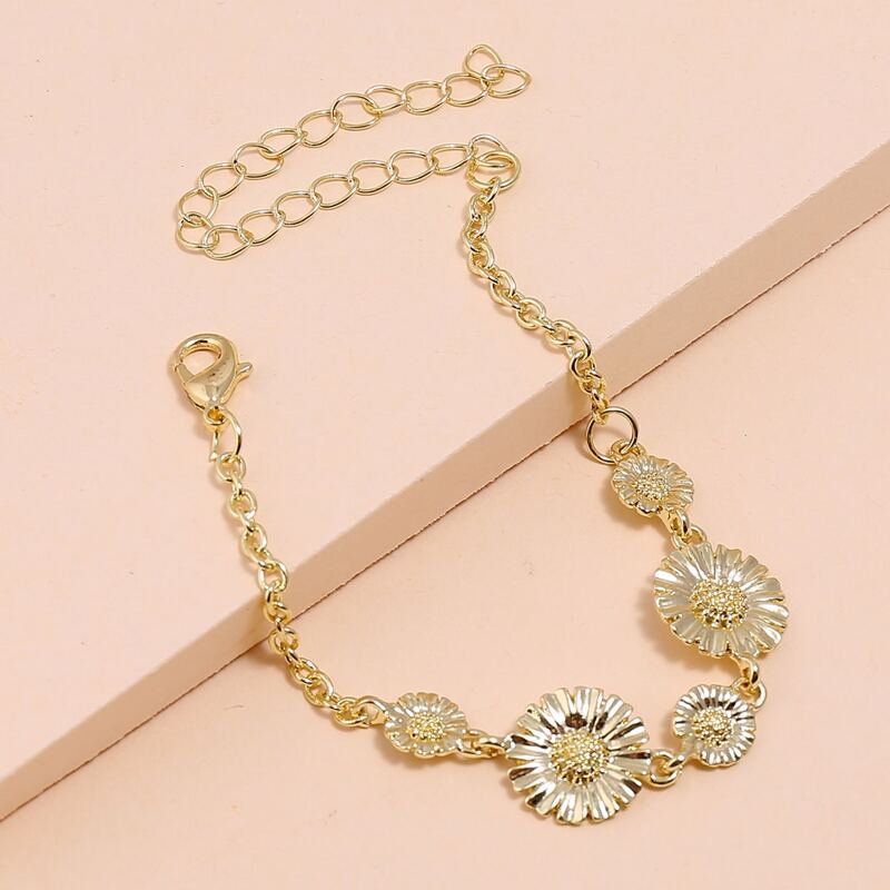 

Metal Flower Chain Bracelet, Gold