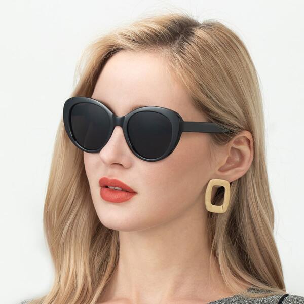

Cat Eye Sunglasses With Case, Black