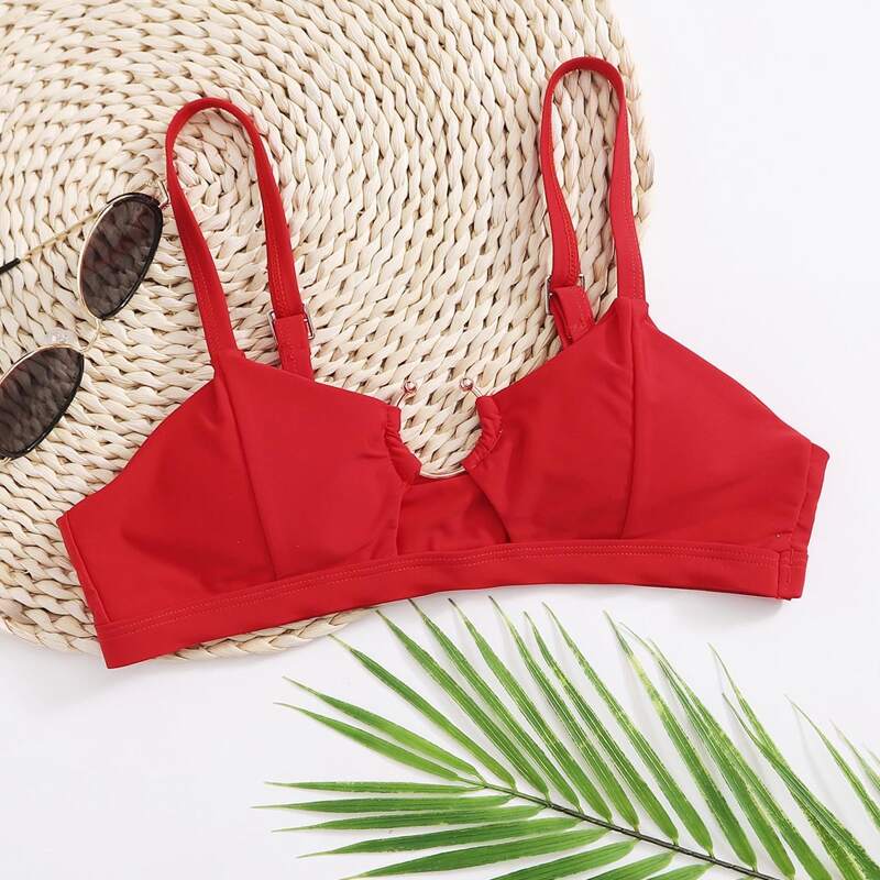 

Cut-out Ring Linked Bikini Top, Red