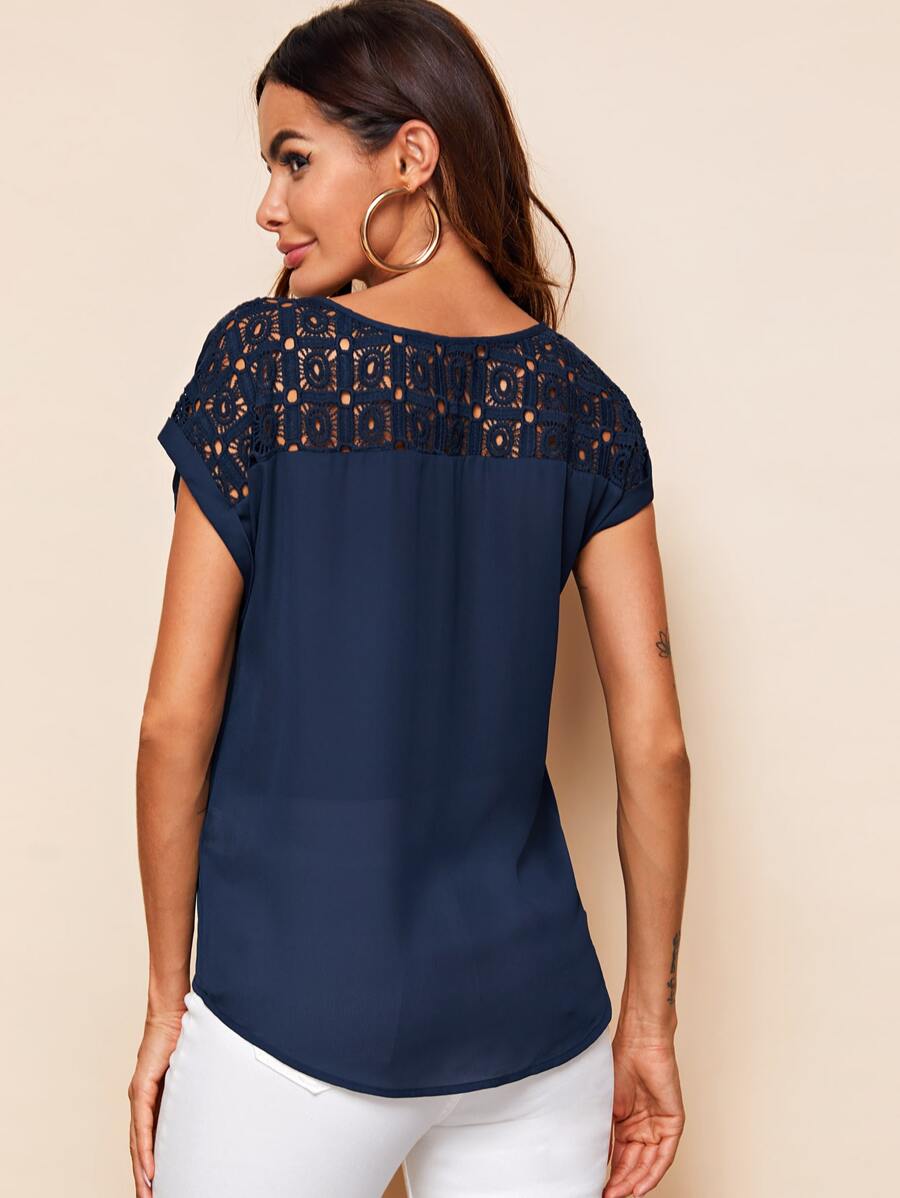 SHEIN Clasi 緹花蕾絲肩部捲邊上衣 - 藏蓝色 - 查看 1
