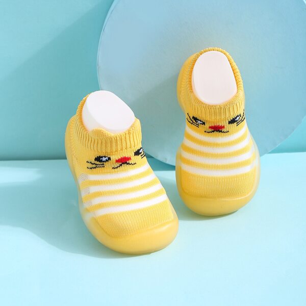 

Baby Girl Cartoon Graphic Slip On Sneakers, Yellow