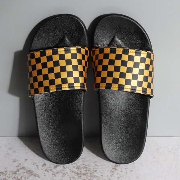 

Men Checkered Graphic Sliders, Multicolor