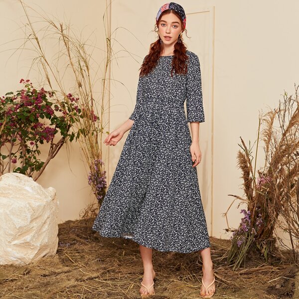 

Drop Shoulder Ditsy Floral Flare Dress, Navy blue