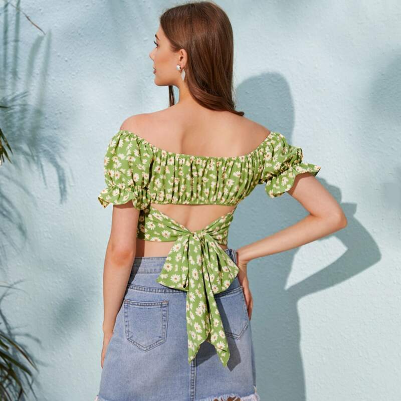 

Tie Back Ruched Bust Daisy Floral Crop Top, Green