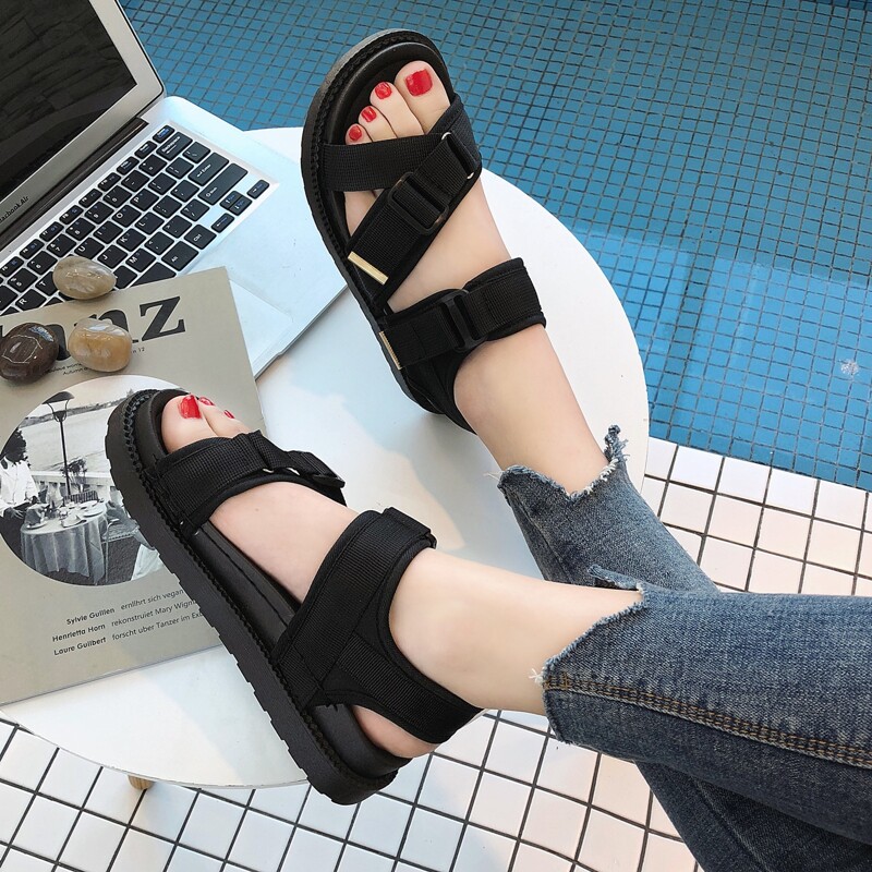 

Buckle Midform Sandals, Black
