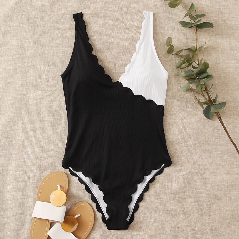 

Colorblock One Piece Swimsuit, Black and white
