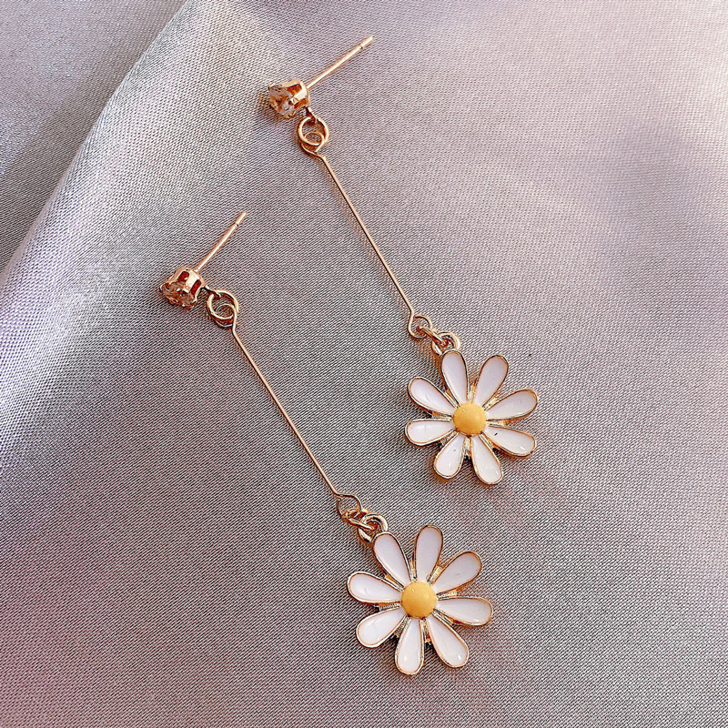 

Flower Drop Earrings, White