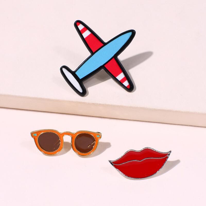 

3pcs Plane & Lip Brooch, Multicolor