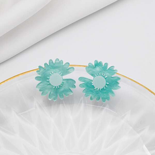 

Daisy Design Stud Earrings, Blue
