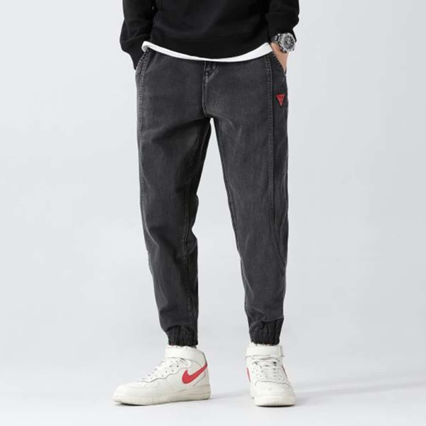 

Men Patched Carrot Jeans, Black