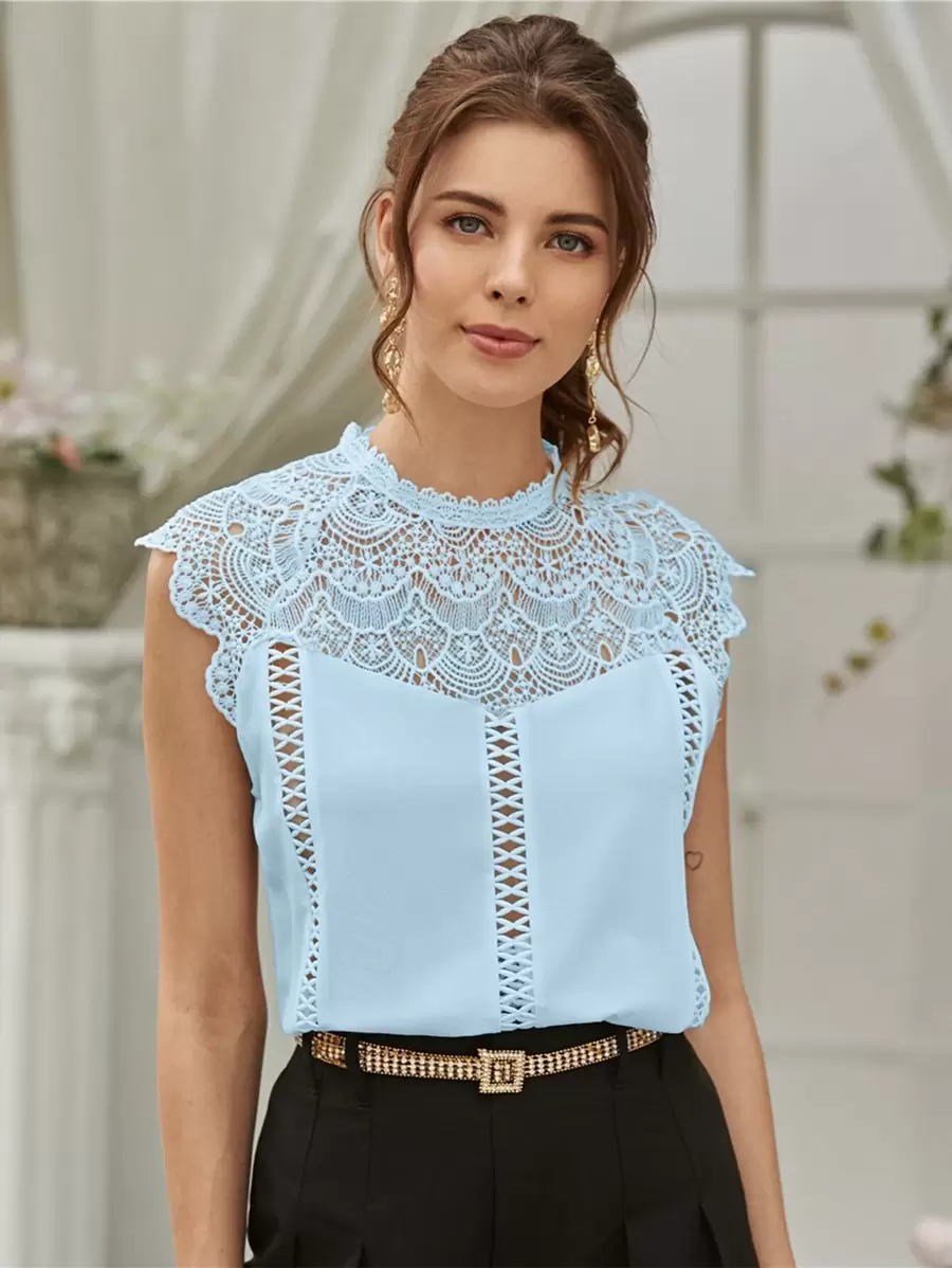 SHEIN Privé 緹花蕾絲面後鎖孔襯衫 - 淺藍色 - 查看 1