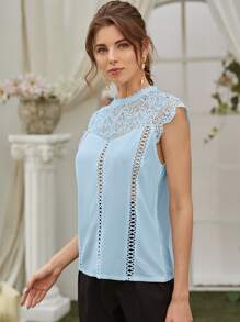 SHEIN Privé 緹花蕾絲面後鎖孔襯衫 - 淺藍色 - 查看 4