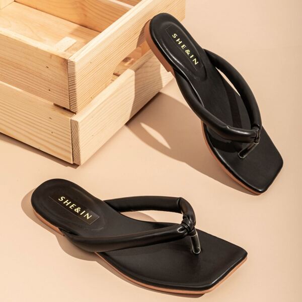 

Minimalist Flip Flops, Black