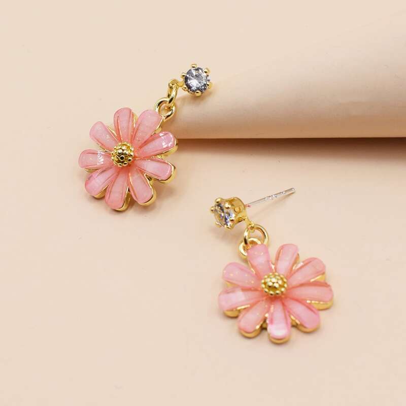 

Flower Design Drop Earrings, Pink