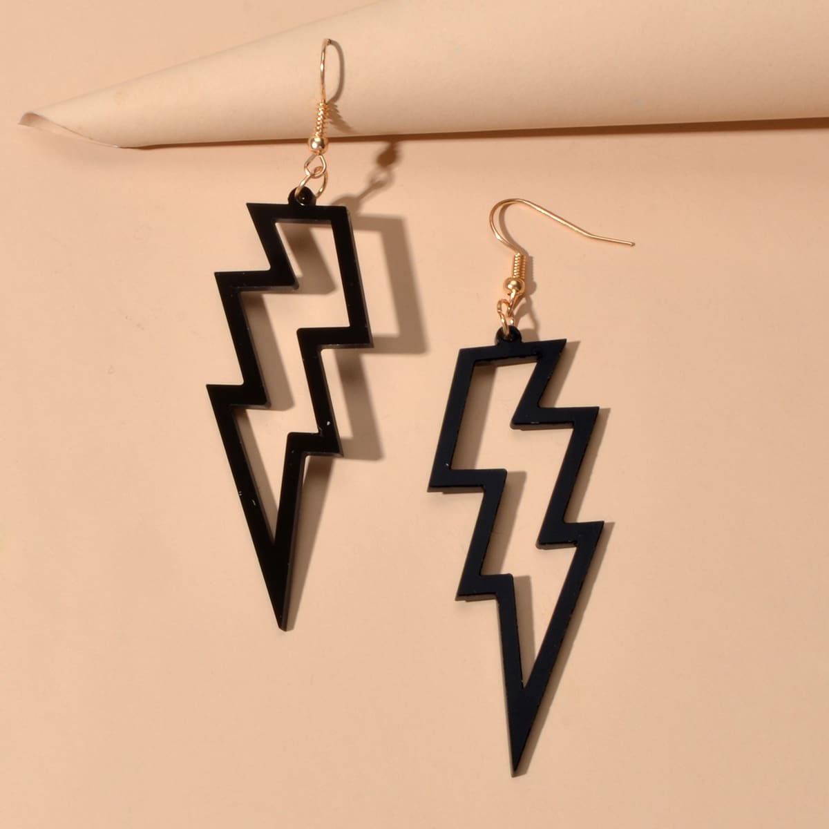 

Lightning Design Drop Earrings, Black