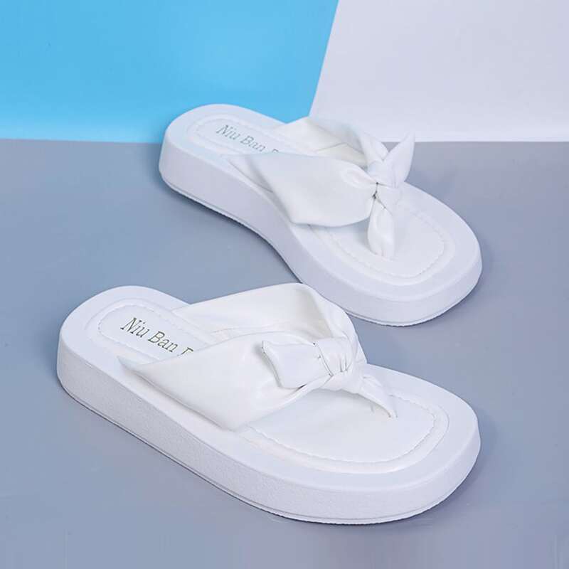 

Knot Chunky Flip Flops, White