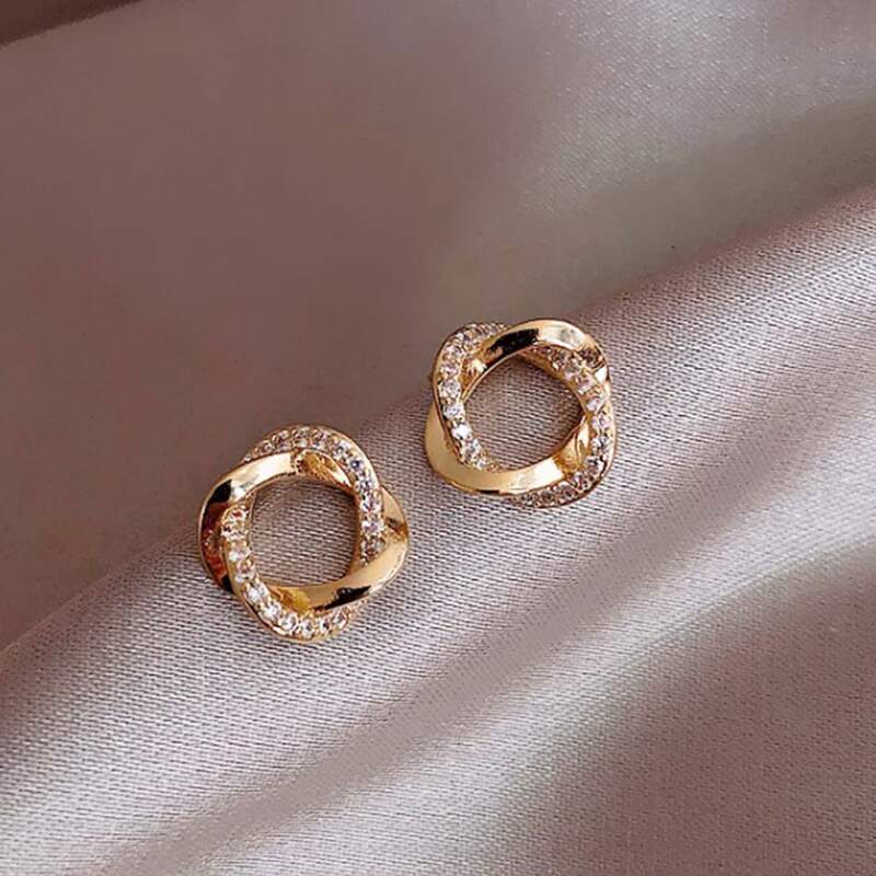 

Rhinestone Decor Stud Earrings, Gold