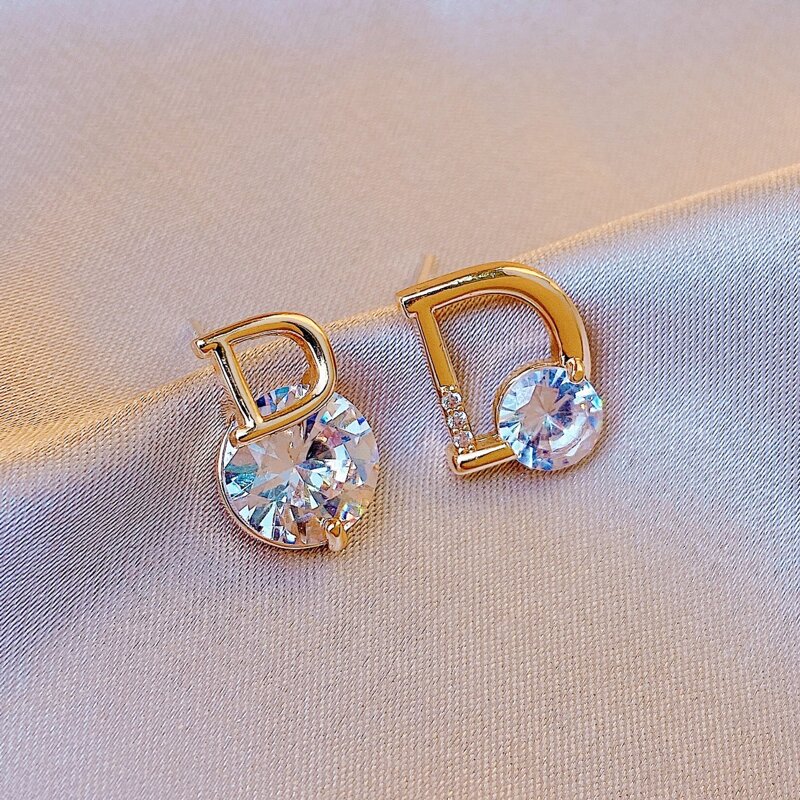 

Letter Design Stud Earrings, Gold