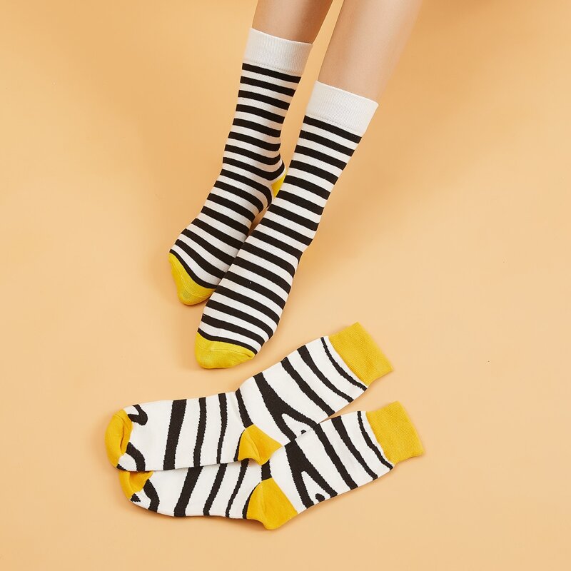 

2pairs Striped Socks, Black and white