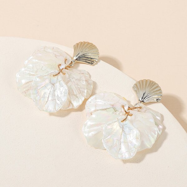 

Shell Decor Drop Earrings, White