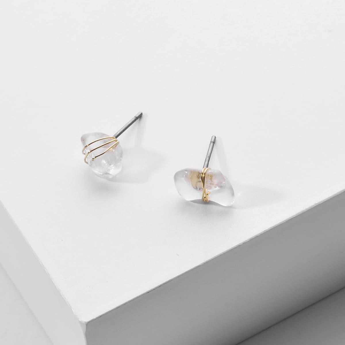 

Stone Decor Stud Earrings, White