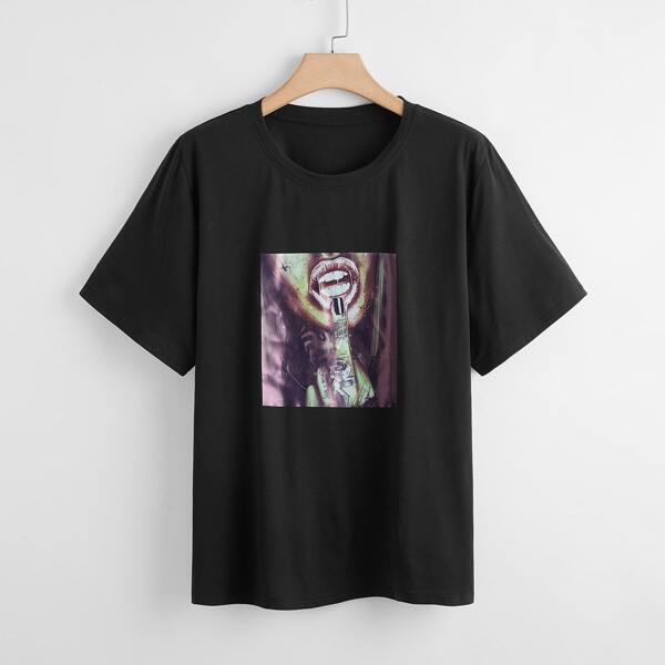 

Plus Figure Graphic Round Neck Tee, Black