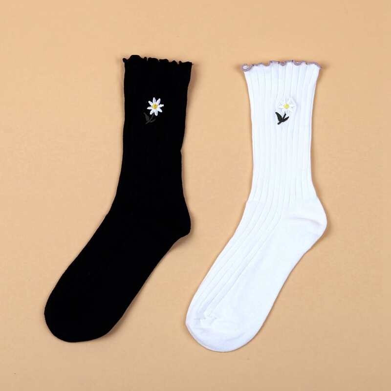 

2pairs Frill Trim Flower Embroidered Socks, Black and white