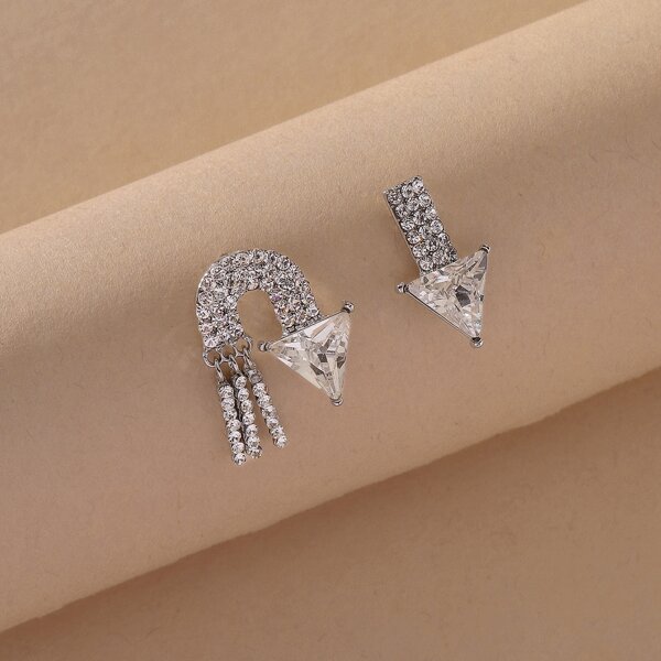 

Arrow Design Earrings, Silver