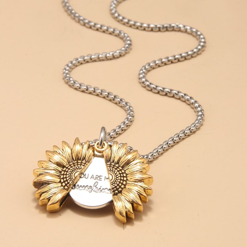 

Guys Sunflower Pendant Necklace, Gold