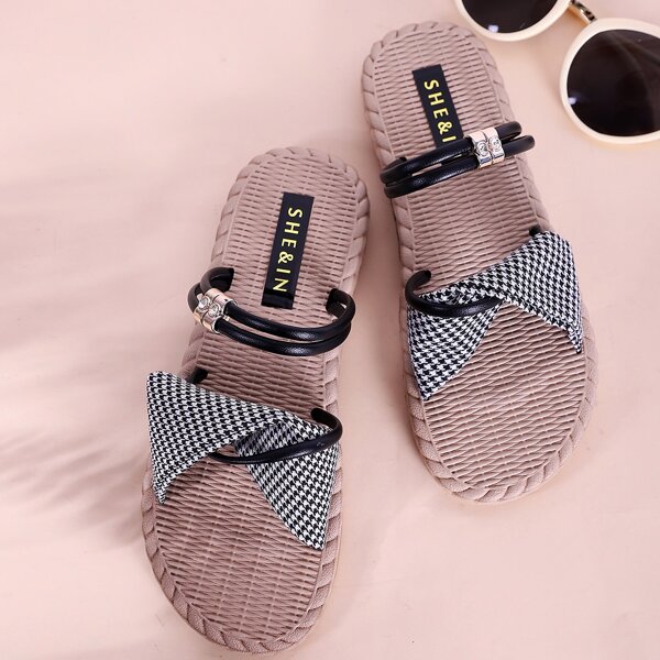 

Houndstooth Twist Decor Slippers, Black