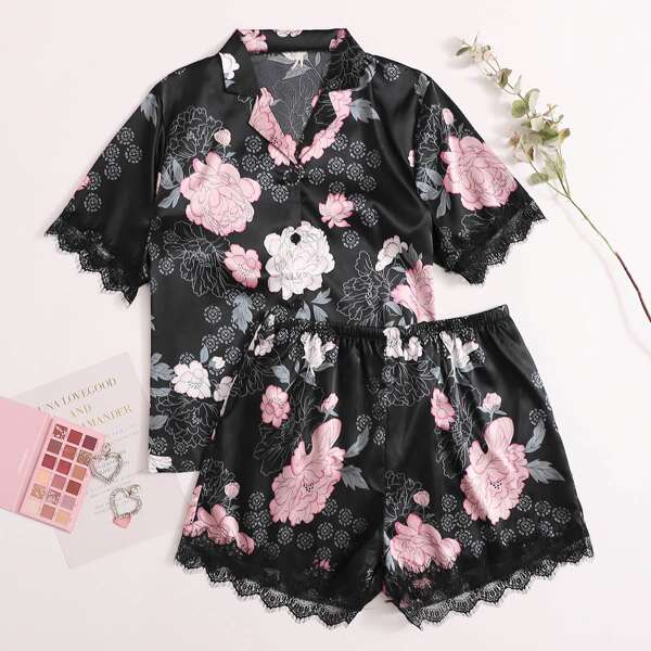 

Plus Floral Lace Panel Lapel Satin PJ Set, Multicolor