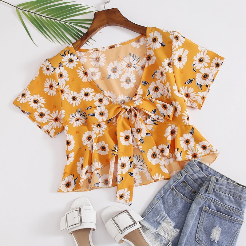 

Daisy Floral Tie Front Ruffle Hem Top, Multicolor