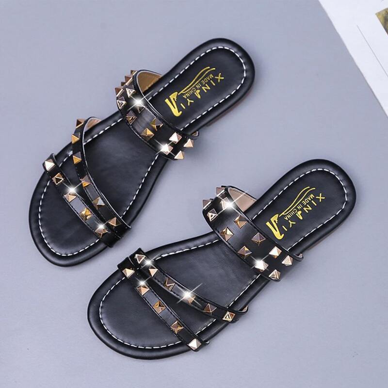 

Spiked Flat Sliders, Black